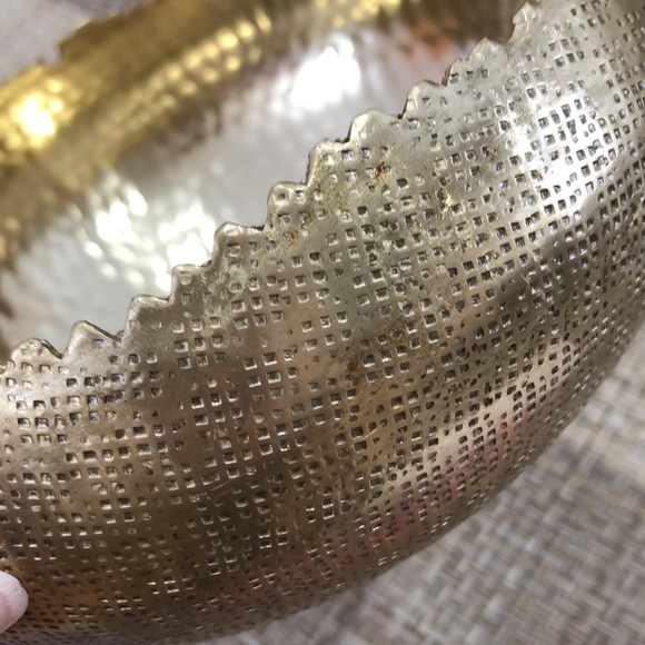 Gold Tone Hammered Round Bowl With Jagged Edge Design - Picture 10 of 16